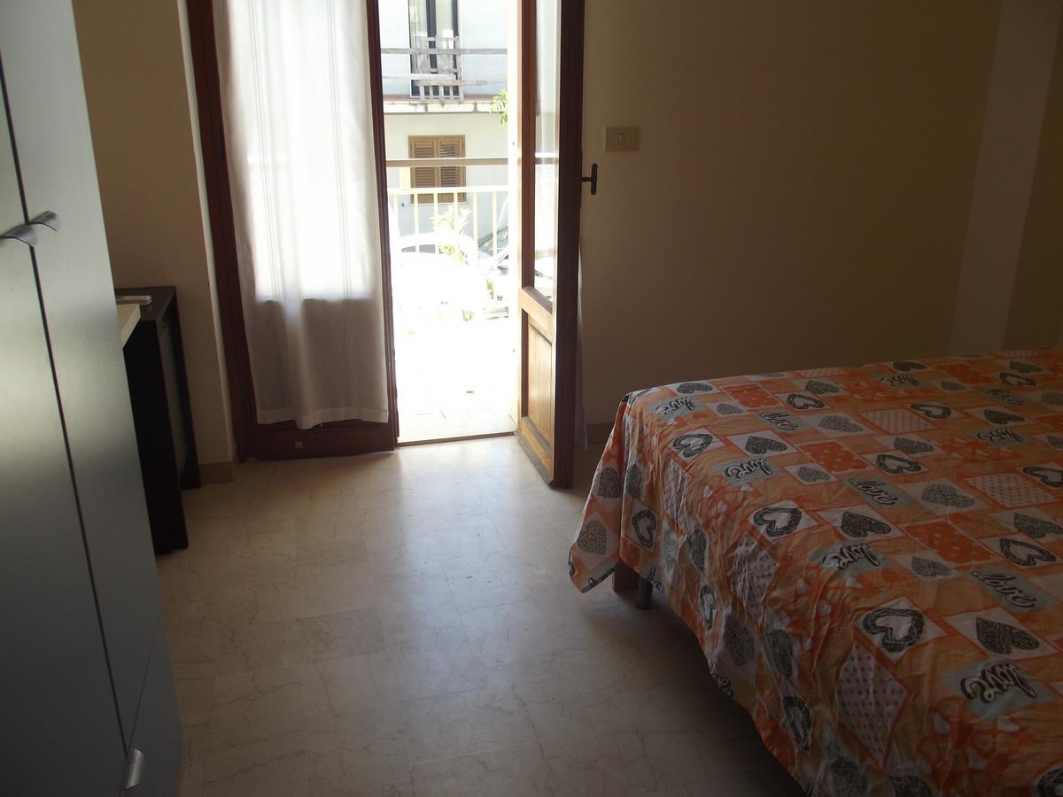 Hotel Sabbia D'Oro Пинето Екстериор снимка