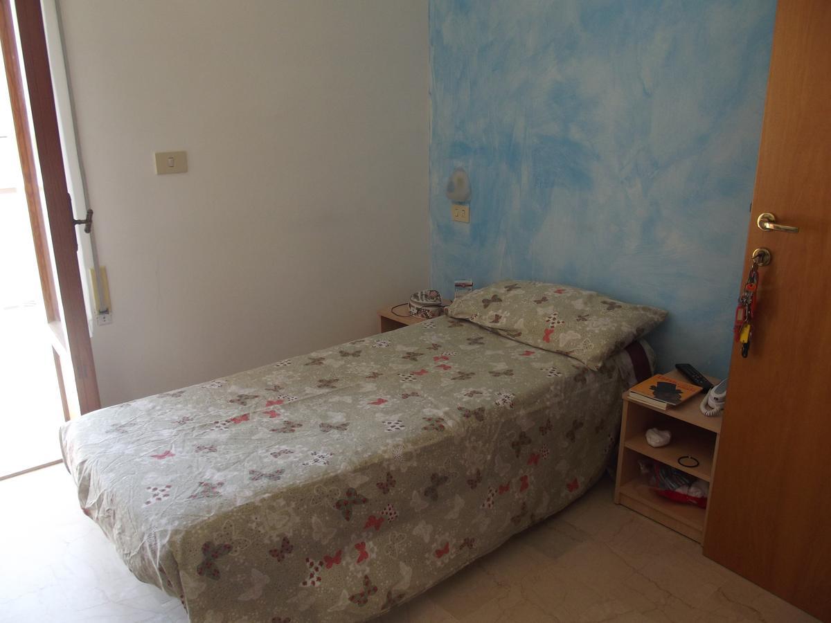 Hotel Sabbia D'Oro Пинето Екстериор снимка